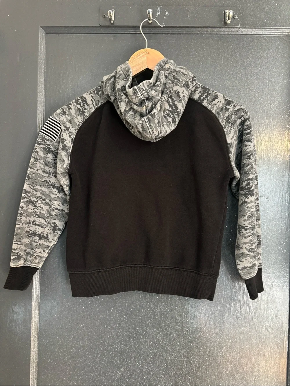 Ariat kids Black Hoodie with Gray Digital Camo Accents